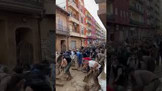 ESPECTACULAR trabajo de voluntarios y vecinos en MASSANASSA [upl. by Yllib]