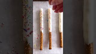 How to Make Chocolate Covered Pretzel Rods  2 Easy Techniques chocolatepretzels [upl. by Levitan]