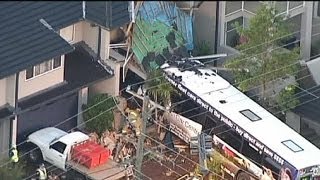 Australia bus crashes into house in New South Wales [upl. by Ally]