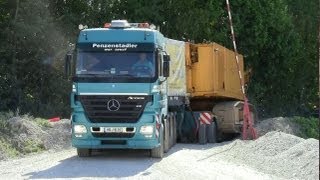 Schwertransport hautnah Verladung und Transport des Liebherr Seilbaggers durch Fa Penzenstadler [upl. by Eniarral24]