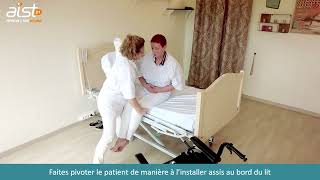 Milieux de soins Transfert dun patient de son lit à un fauteuil roulant [upl. by Ademla]