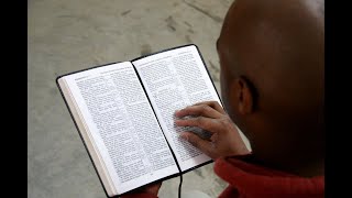 Comment Etudier et Comprendre la bible 1ère partie [upl. by Ydnagrub]