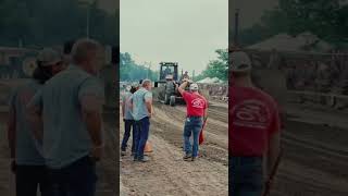 Tractor Pulling Done Right International 1568 Turbo V8🤠 diesel tractor farmlife [upl. by Ellicul]