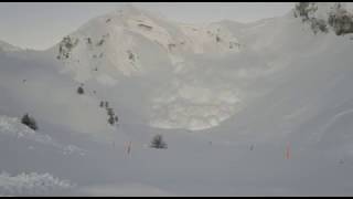 Lawinen  Avalanches 2224012018 [upl. by Lindsay39]