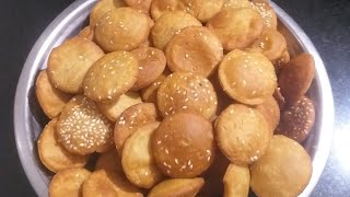 Ek Bar banaen mahine Bhar khayen bachi Hui chasni se Aata biscuit homemade [upl. by Aisad]