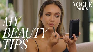 Jessica Alba’s fiveminute graphic eyeliner look  My Beauty Tips  Vogue Paris [upl. by Bentlee]