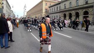 St Patricks Day 2011 in Munich Dudelsack Musik bagpipe [upl. by Amisoc424]