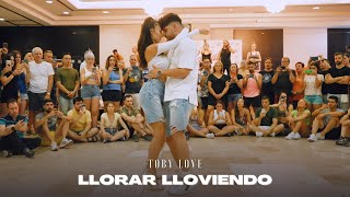 Luis y Andrea  Llorar lloviendo 🎙 Toby Love 📍Madrid 2022 [upl. by Horace]