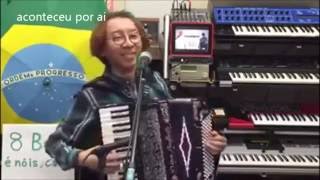 japonês cantando malandramente [upl. by Notnek]