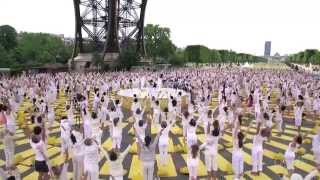 Lolë White Tour Paris 2015 – Yoga under the Eiffel Tower [upl. by Lakym]