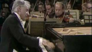 Bernstein performs Gershwin Rhapsody in Blue 22 [upl. by Leeanne]