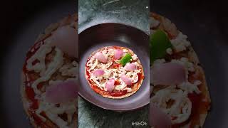 কিপ্টা বান্ধবী পাপড় দিয়ে Pizza বানিয়ে আমাদের treat দিয়েছিল 😂😂pizzarecipepapadpizza [upl. by Brucie]