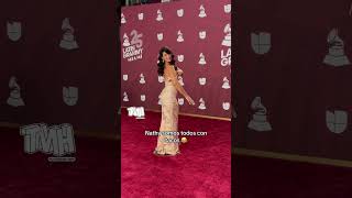 Nathy Peluso casi se cae en la alfombra de los Latin GRAMMY 2024 [upl. by Kyle]