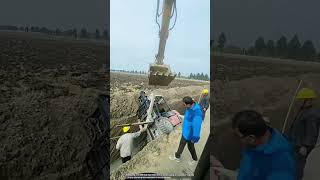 The process of rescuing a sentence lift that fell into a trench with an excavator [upl. by Cynth]