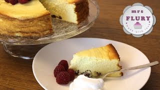 Leichter Käsekuchen ohne Boden mit Quark  Rezept gebackene Topfentorte  Mrs Flury [upl. by Richel563]