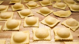 Ravioli mit Kürbisfüllung  Rezept und Anleitung [upl. by Ahsekam]