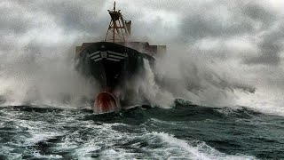 Pilot boat and ships Storm Isha [upl. by Miru255]