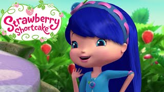 Strawberry Shortcake  Strawberrys Berry Best Helpers [upl. by Hak]