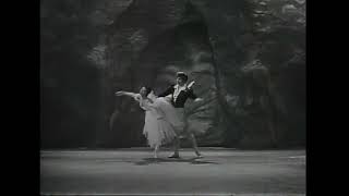 Rudolf Nureyev amp Margot Fonteyn Pas de Deux in ballet GISELLE  ACT 2 1962 performance [upl. by Marita351]