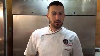 Il Calzone con la Scarola più buono del mondo Quello di Enrico Lombardi  Pizzeria Lombardi 1892 [upl. by Aieken]