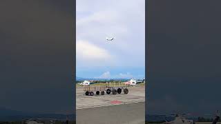 Boeing Cargo Plane B737300 Freighter Aircraft Taking Off 🔊🎚️🔛 shorts aviation [upl. by Emalia]