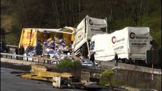 24042012 Ein Toter bei schwerem LkwUnfall auf A45 Hessen [upl. by Hagen79]