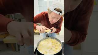 Cremig und superlecker – Tortellini in SchinkenSahneSauce 😍 Ein ultimativer Wohlfühlklassiker [upl. by Kobylak]