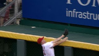 Schebler takes away a homer from Vogt [upl. by Olimac]