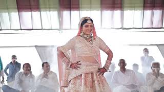 ELEGANT BRIDE DANCEMathhe Te ChamkanADIDEV Choreography bride bridedance wedding weddingdance [upl. by Suoirtemed834]