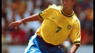 Primer gol de Ronaldinho con Brasil [upl. by Elyk]