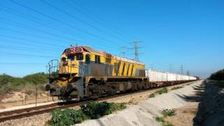 GM EMD G26CW hauling new rock\sand 20 containersרכבת משא עם קונטיינרים חדשים לחול וסלעים [upl. by Nylodnarb]