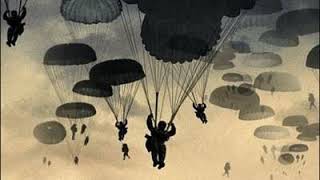 Donnernd ziehn auf Wolkenbahnen Fallschirmjägerlied  German Paratrooper Song [upl. by Eledoya]