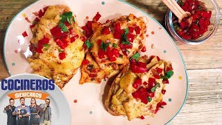 Receta Molletes con chilaquiles  Cocineros Mexicanos [upl. by Yennor]