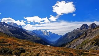 Panoramablick von der Alpage de Charamillon auf ChamonixMontBlanc  Haute Savoie  Time Lapse [upl. by Odelle]