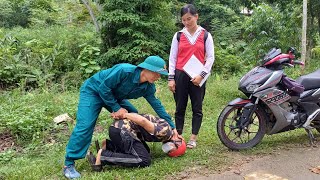 Single mother cheated out of all her money by bad guys luckily gets help from a kind police officer [upl. by Tarkany]