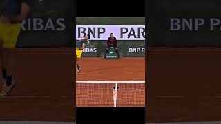 기합 소리가 거슬려 결국  Alcarazs grunting irritates Tsitsipas alcaraz tsitsipas [upl. by Delphinia]