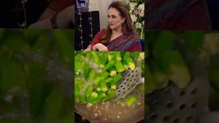 😧Bushra Ansari ki secret bhandi ki recipehow to make okra shorts youtubeshorts viralvideo okra [upl. by Blatt575]