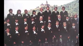 Einig Verschlungene Hände  Chor Der GerhartHauptmannOberschule Wernigerode GDR DDR East Germany [upl. by Adolf581]