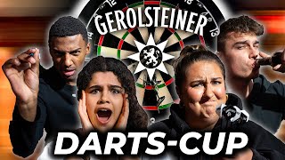 Wer trifft das Bullseye Zwei Teams ein Cup und null Ahnung  Gerolsteiner Darts Cup [upl. by Jolenta]