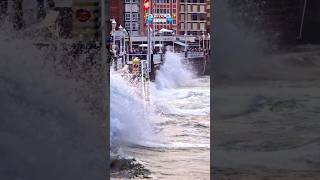 🌊✨️ MAREAS VIVAS EN EL CANTABRICO ✨️🌊 😍💚💙 Playa de San Lorenzo Gijon Asturias [upl. by Muffin]