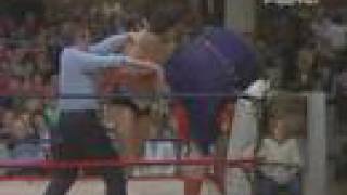 Giant Haystacks vs Steve McCoy british wrestling [upl. by Arbas947]