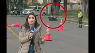 ¡Auch Una mujer se dio tremendo golpe a espaldas de periodista  Noticias Caracol [upl. by Francisco359]