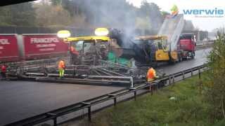 Vögele SUPER 30002 im Einsatz auf der A10 Berliner Ring [upl. by Wendy]