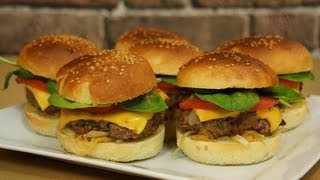 Recette des burgers maison partie 1  les pains à burger ou buns [upl. by Ylebmik449]