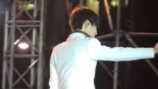 Taemin in action GANGNAM HALLYU FESTIVAL 2013 [upl. by Ahsirtak]