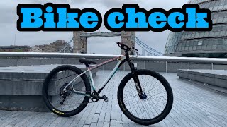 Detailed nike c100 BIKE CHECK [upl. by Nanine]