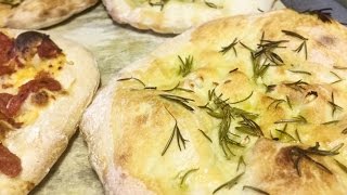 CACCIANNANZE focaccia bianca tipica marchigiana olio e rosmarino cottura forno a legna [upl. by Acinnor]