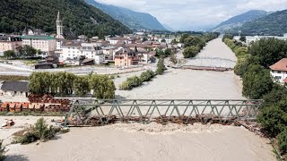 Überschwemmungen Tote bei schweren Unwettern in der Schweiz [upl. by Annig607]