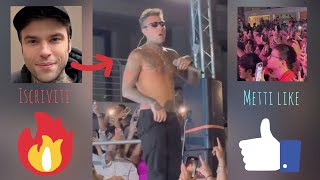 FEDEZ FIGURDA DI MERDA SUL PALCO 💩💥 SBAGLIA TUTTE LE NOTE PERCHE GLI SPENGONO LAUTOTUNE [upl. by Ryann512]