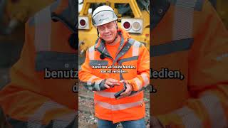 Telefon im Gleisbereich gleisbau baustelle bahn arbeitsschutz arbeitssicherheit bgbau bau [upl. by Hassin639]